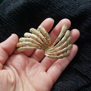 Vintage Gold Tone Abstract Wings Brooch Pin